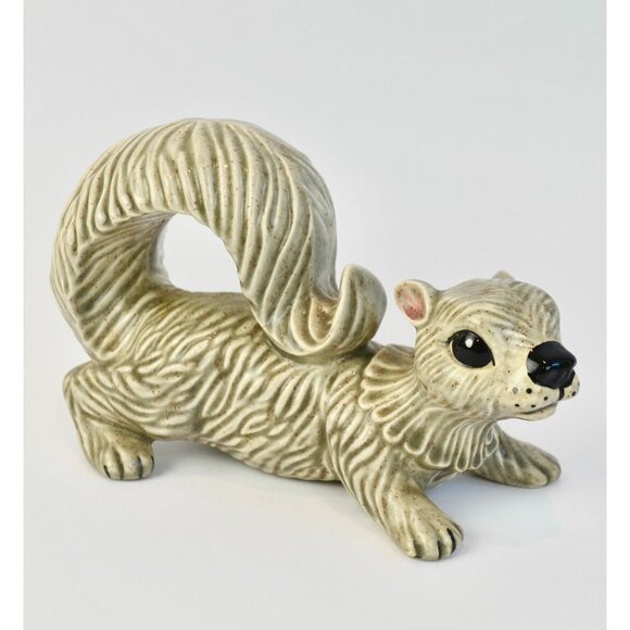 Ceramic Handpainted Gray Speckled Squirrel 2005 Dated Signed - Picture 1 of 7